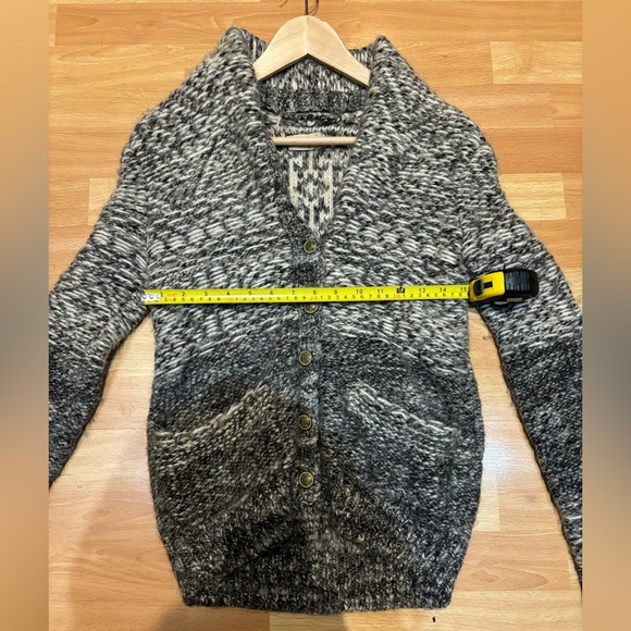 Aritzia sweater - Picture 5 of 5